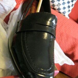 Women* MUNRO SHOES  * New in box!!! * BLACK  LEATHER - SLIP-ON - LOAFER * 8 Wide